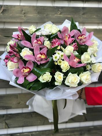 Букет цветов из: Розы и Хризантемы в Романово