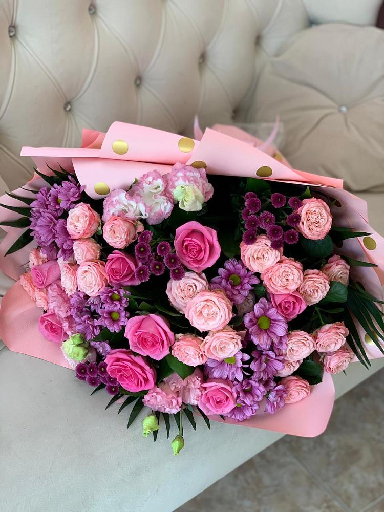 Букет цветов из: Хризантемы, Розы и Лизиантусы в Романово