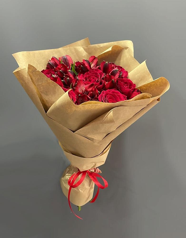 Букет цветов из: Альстромерии и Розы в Романово