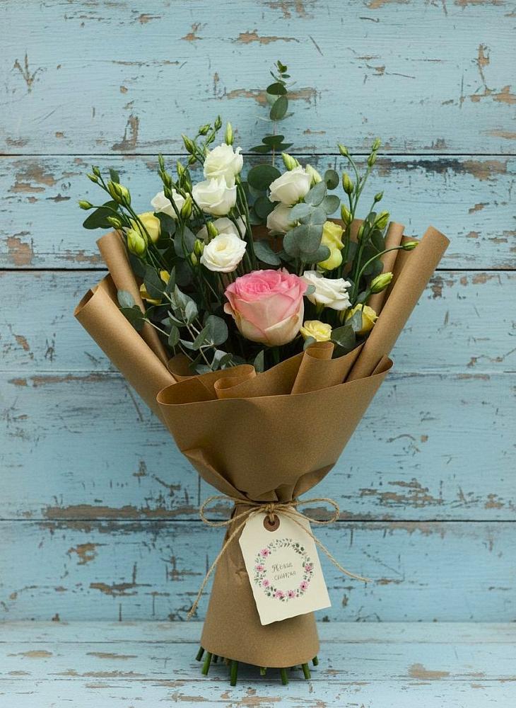 Букет цветов из: Розы и Лизиантусы в Романово