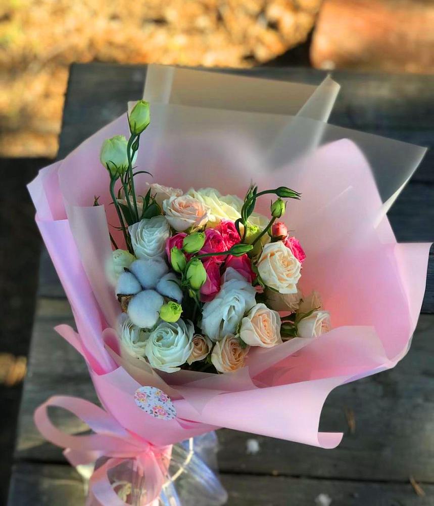 Букет цветов из: Розы и Лизиантусы в Романово