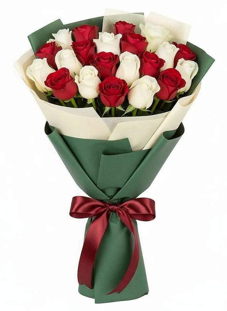 Букет Микс из красных и белых роз в Романово
