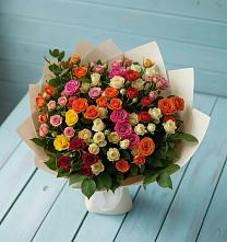 Букет Микс из разноцветных кустовых роз в Романово